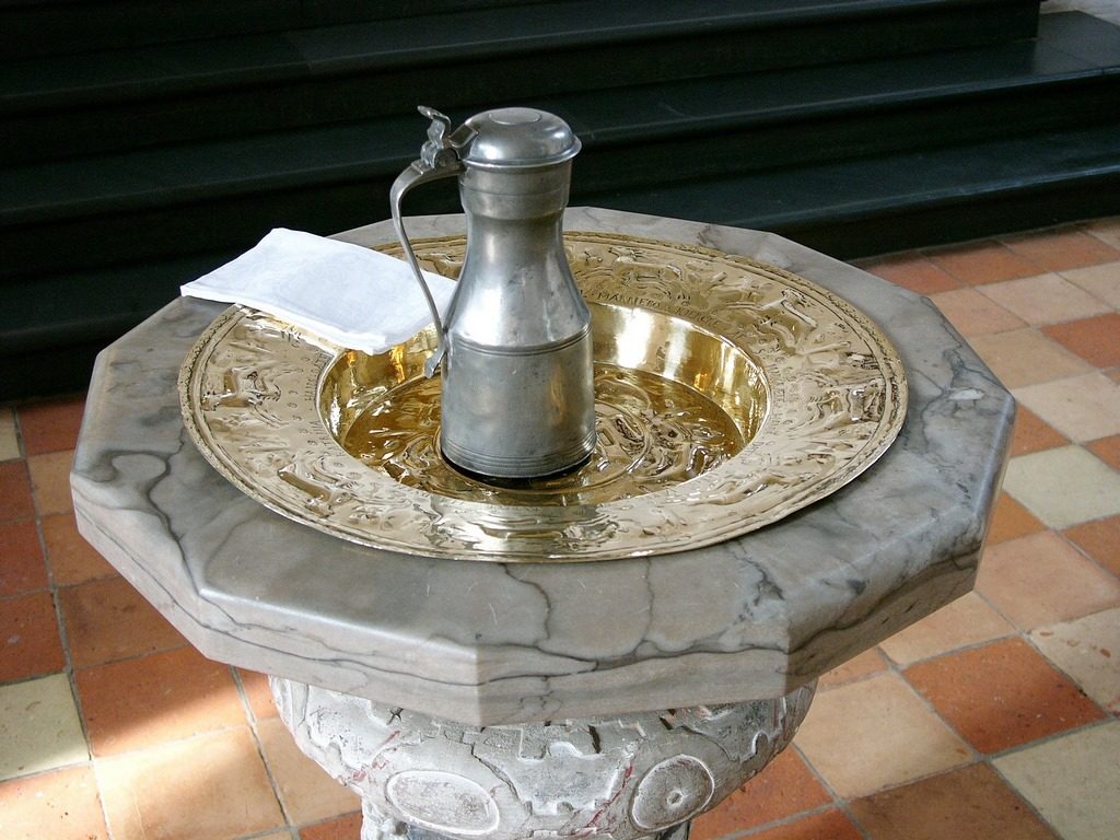 baptismal-font-869128_1920 (1024)